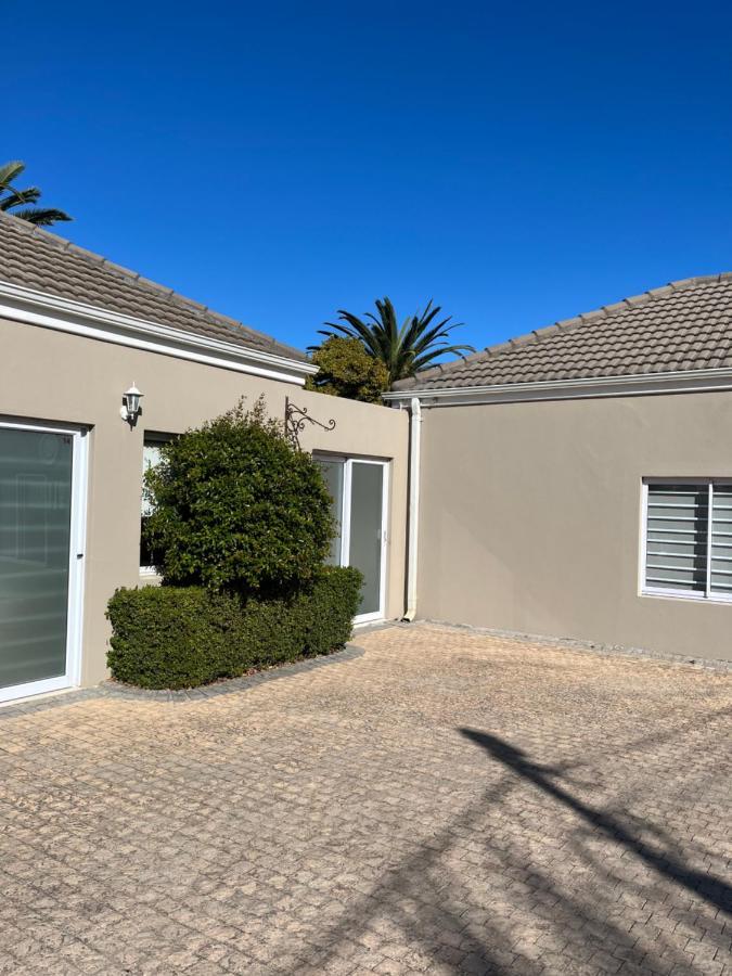 Somerset West Garden Apartments 1 Exterior photo