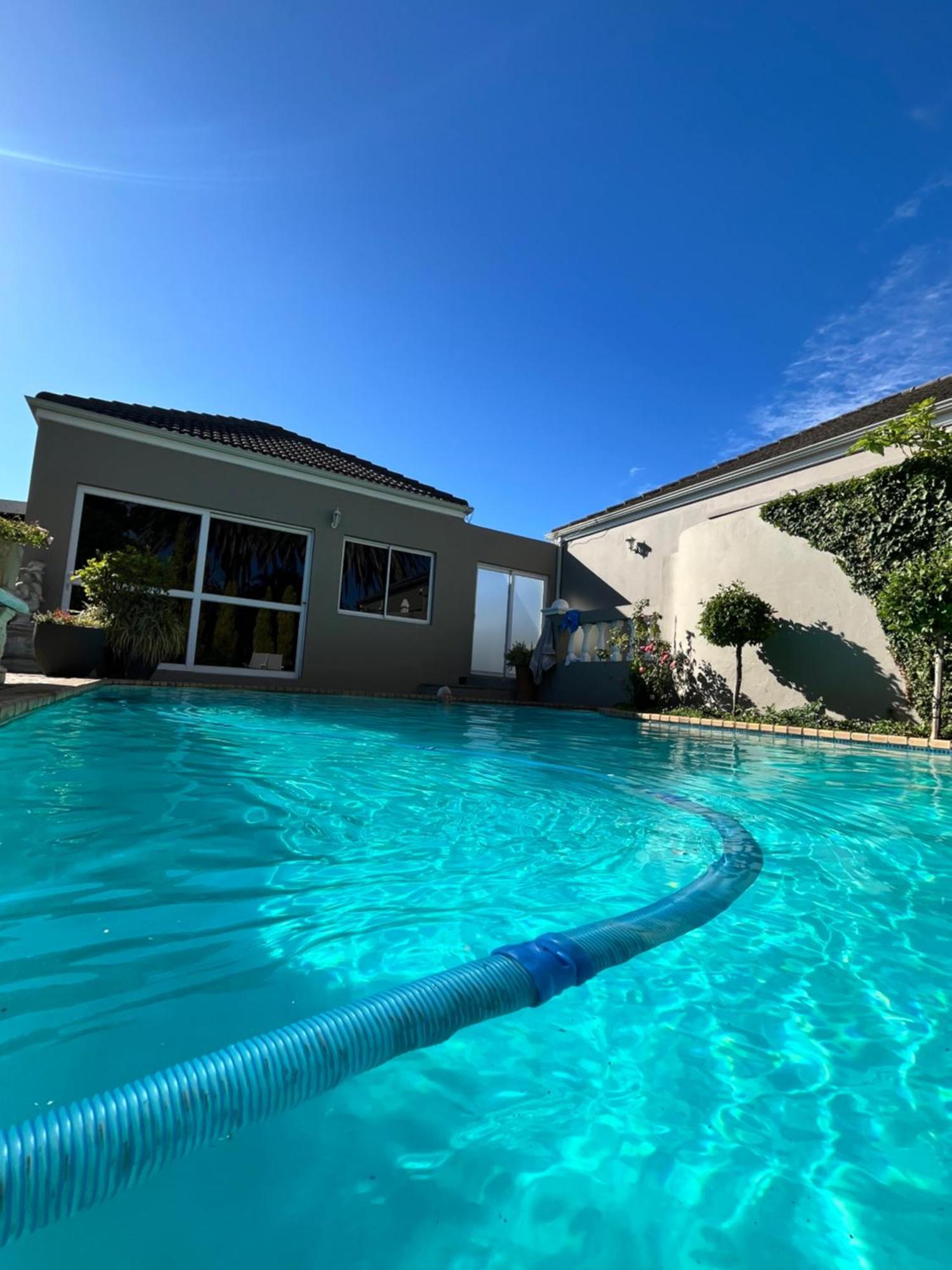 Somerset West Garden Apartments 1 Exterior photo